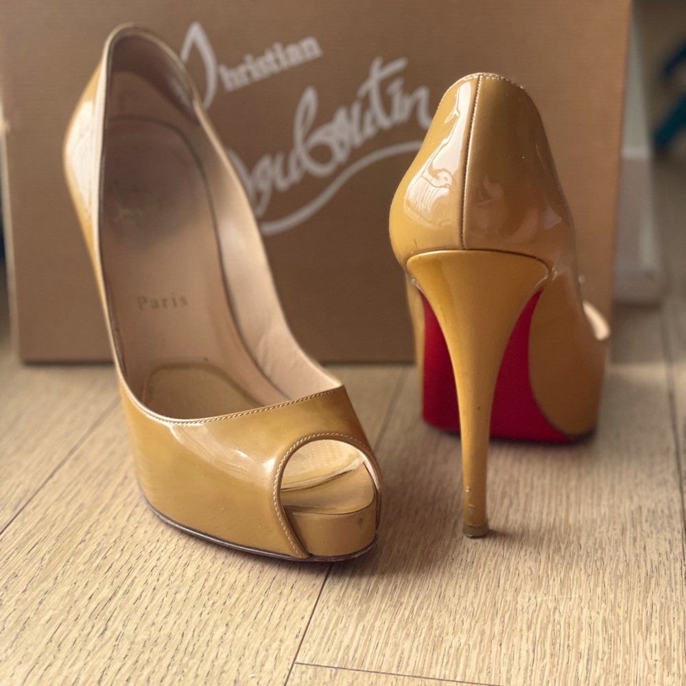 🔥Christian Louboutin Camel Tan Nude Peep Toes 7 US